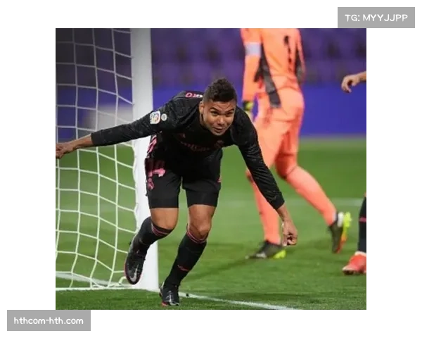 弗利克西甲大胆试验新阵型拉什福德改打中锋位置效果成最大看点